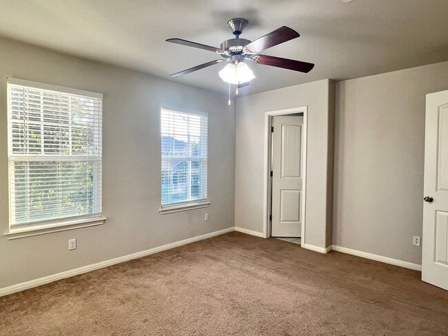 Building Photo - Off I-35 in San Marcos! $300 Move-In Credit!