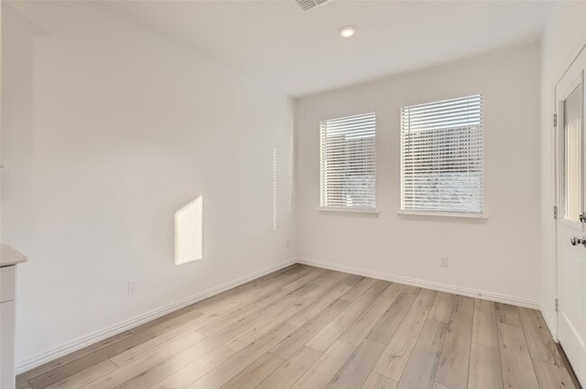 Building Photo - 1205 Gladespring Ln