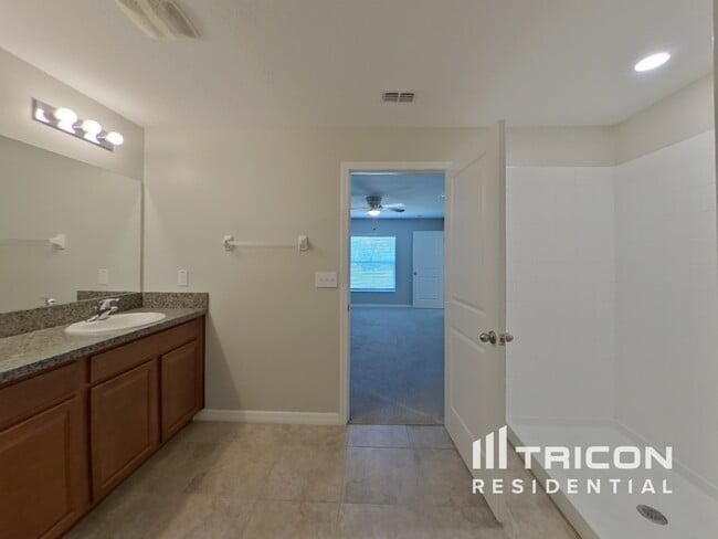 Building Photo - 17224 White Mangrove Dr