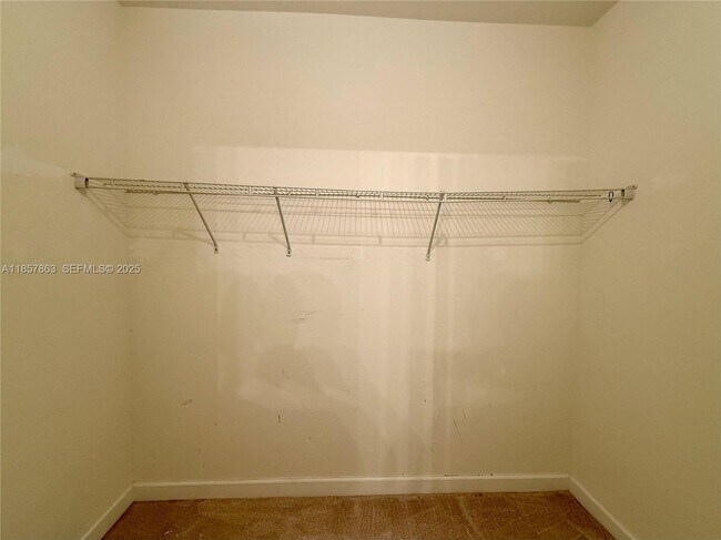 Building Photo - 698 SE 34th Terrace