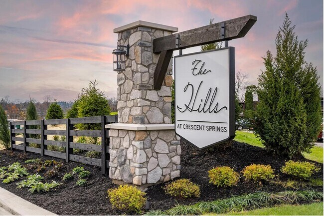 Building Photo - 686 Daphne Wy