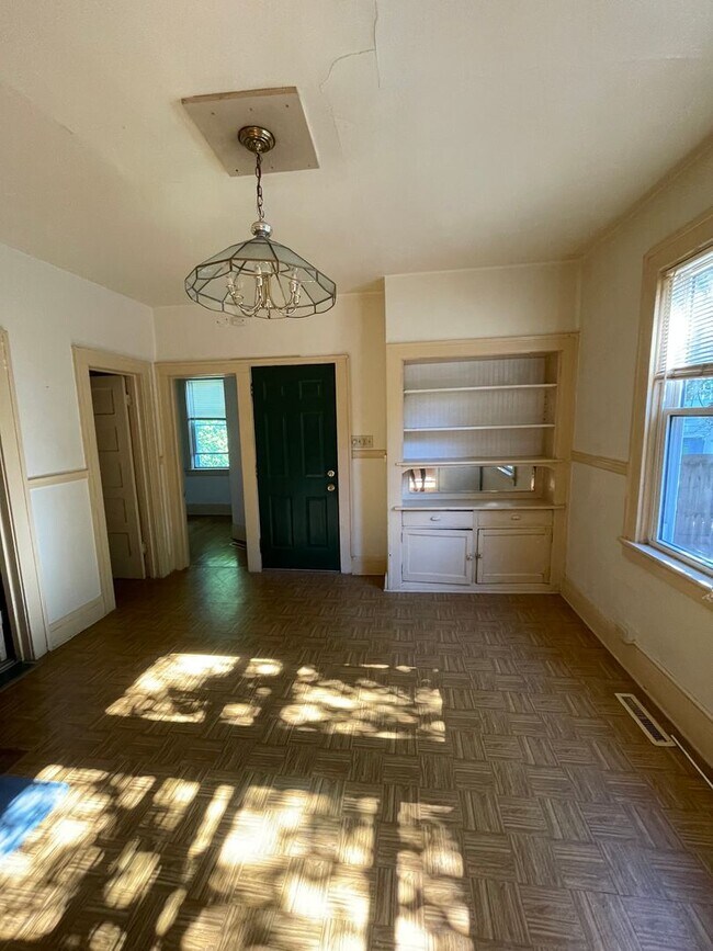 Building Photo - 3 Bedroom 1 Bath in the heart of Lower Eas...