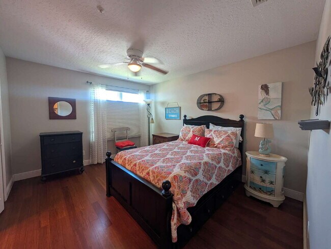 Building Photo - Fully Furnished 2-Bedroom Condo