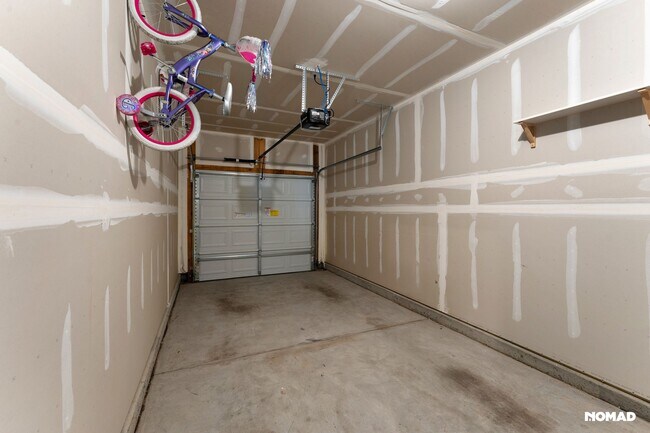Building Photo - 16016 Simril Ct