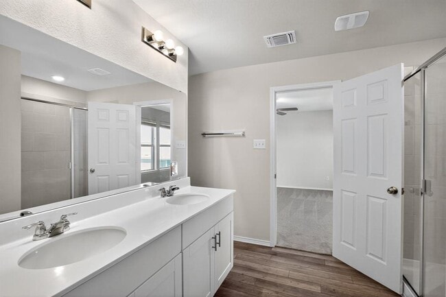 Building Photo - 453 Stone Water Ln