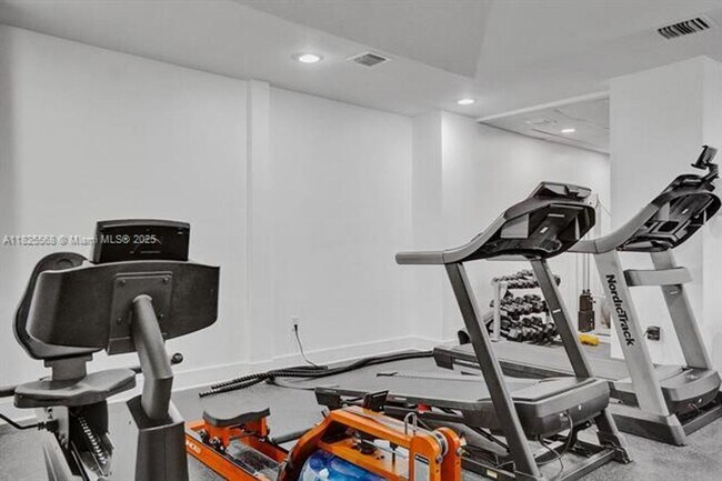 Building Photo - 6450 Collins Ave