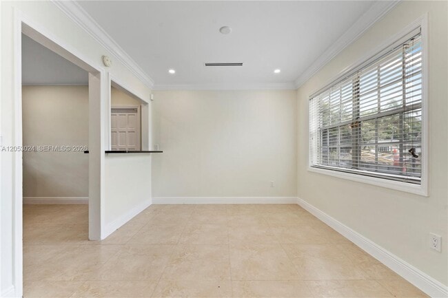 Building Photo - 516 Gerona Ave