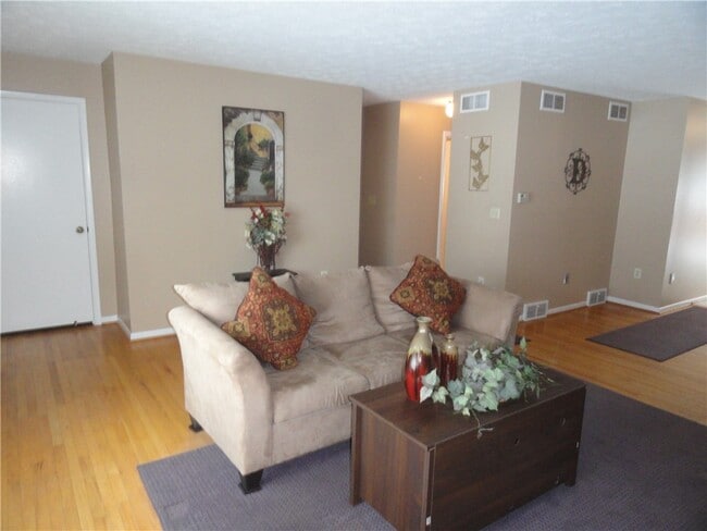 Building Photo - 64 Greenway Blvd