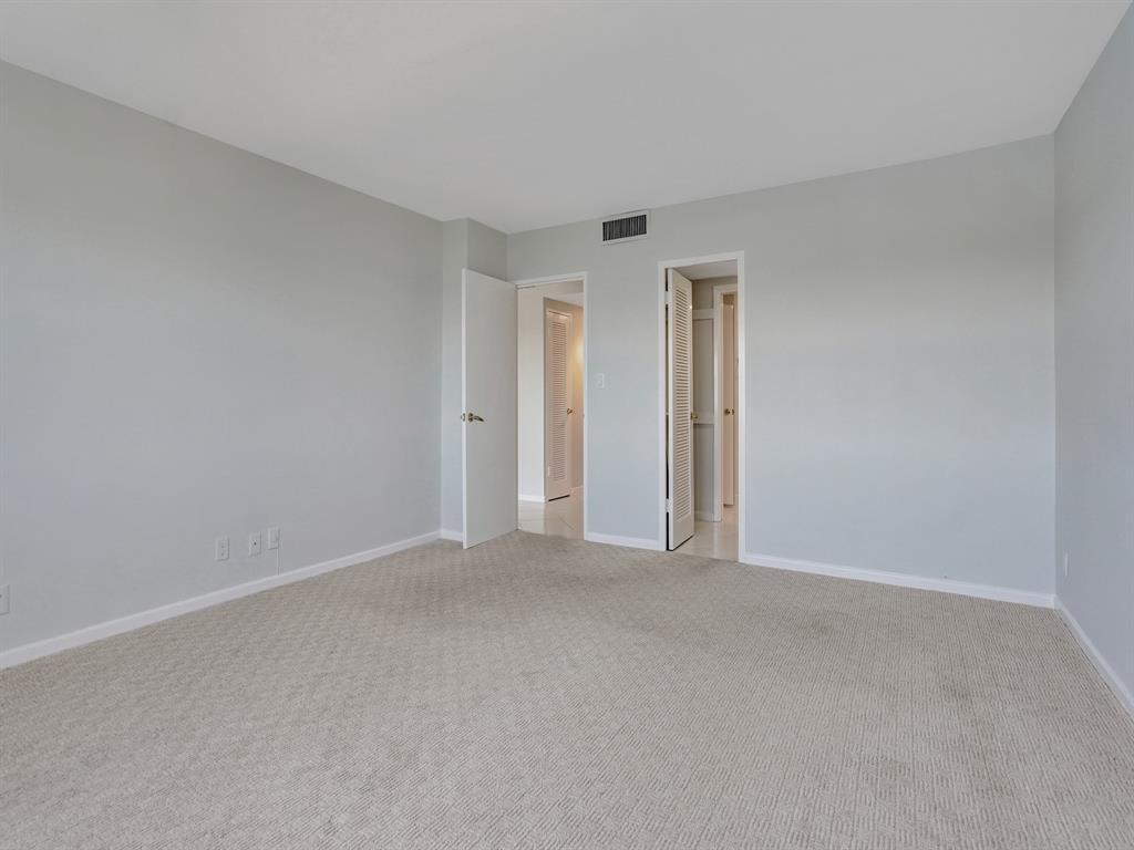 Building Photo - 2100 S Ocean Dr