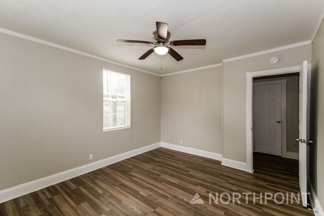 Building Photo - Irresistible Single Family Home | 3 BR/2BA | In Jacksonville