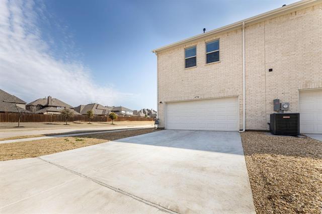 Building Photo - 4704 Corriente Vista Ln