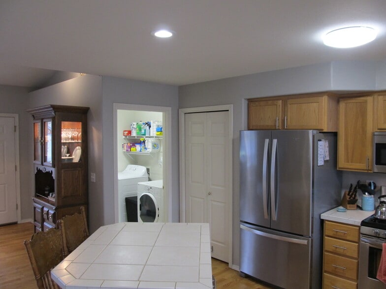 laundry room - 2140 SW 35th Pl