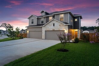 Building Photo - 217 Oakcrest