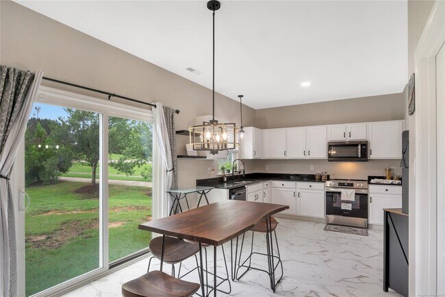 Building Photo - 10868 White Dogwood Dr