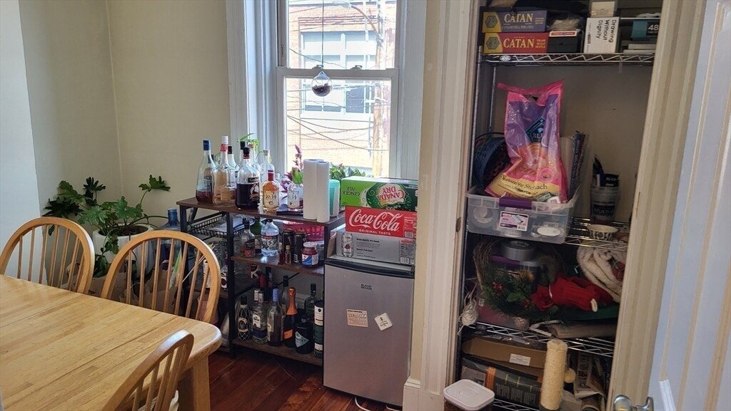 Building Photo - 12 Linden St