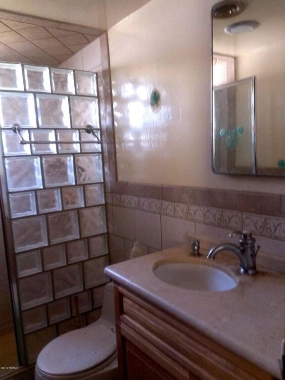 Building Photo - 4725 E 25th St