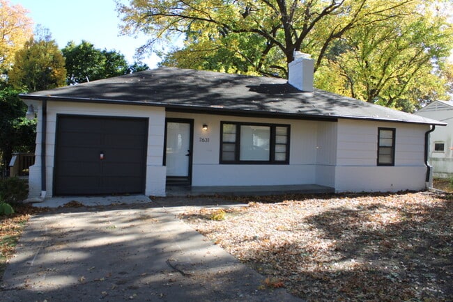 Primary Photo - MOVE IN SPECIAL! - Spacious 4 bedroom and 2 bath with a very beautiful sun room in Kansas City MO