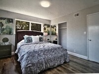 Building Photo - 39649 Royal Palm Dr