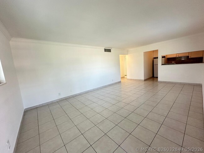 Building Photo - 817 Lighthouse Dr
