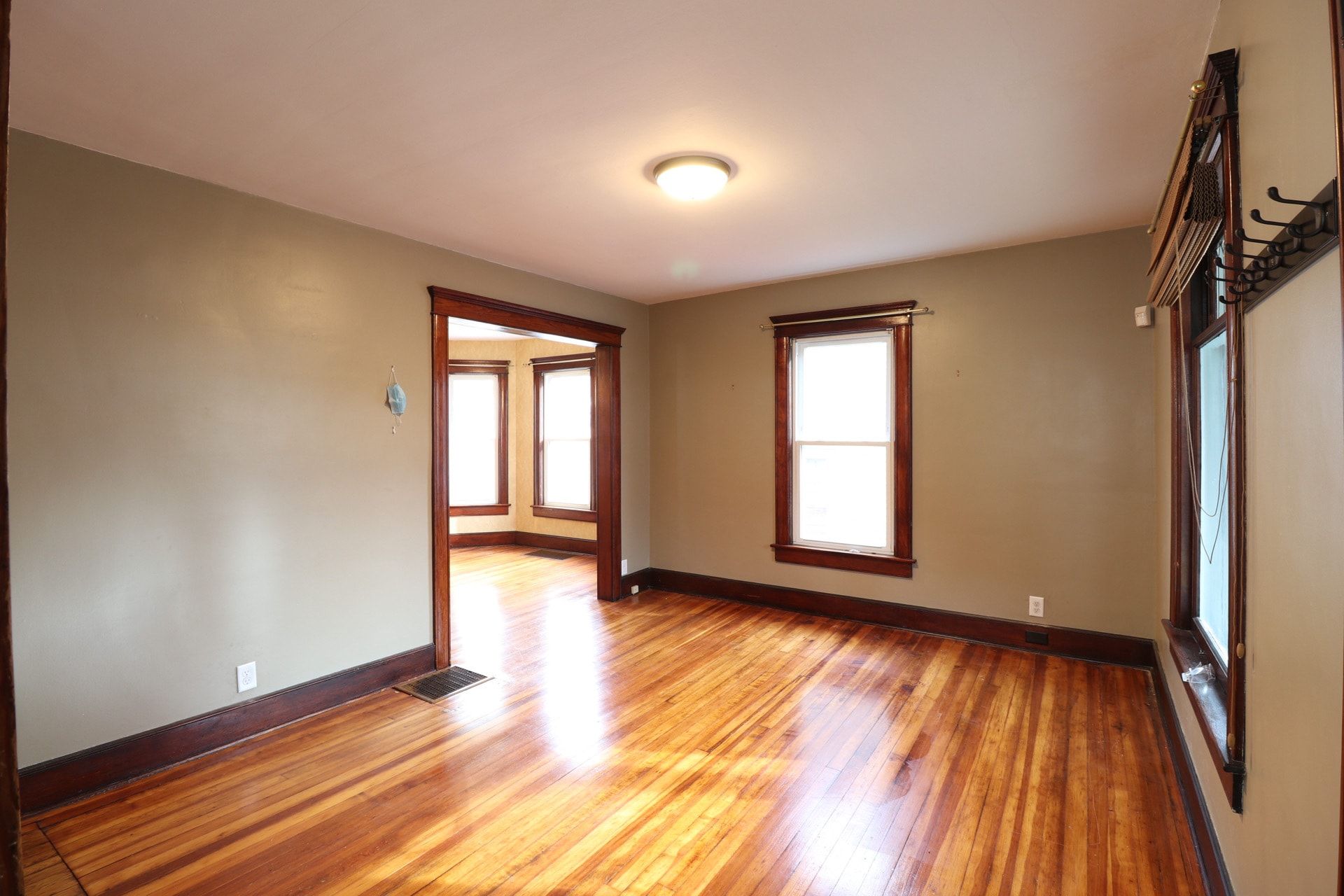 Living Room - 128 Crestmont Rd