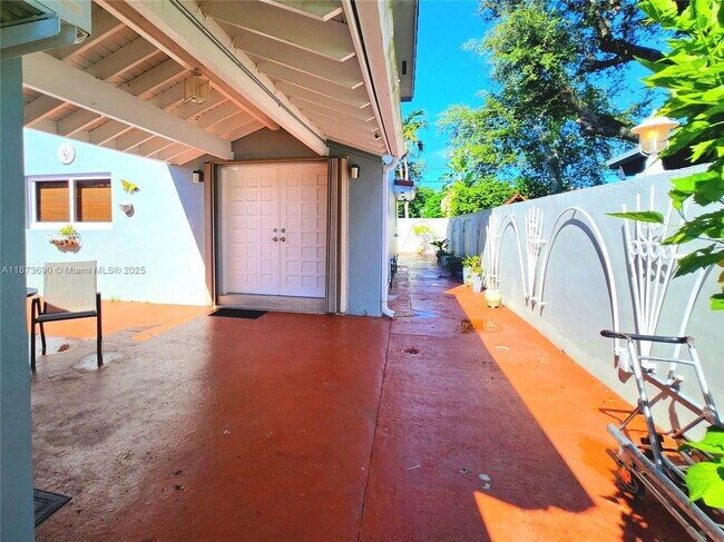 Building Photo - 3620 SW 106th Ave