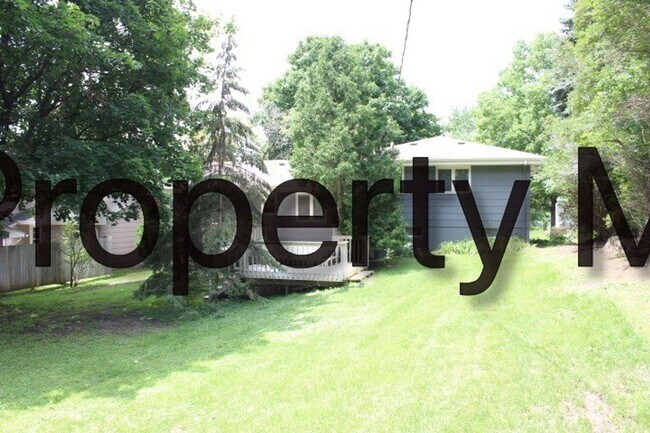 Building Photo - Edina Single Family Home, Hardwood Floors,...