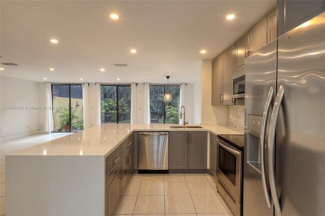 Building Photo - 3306 Torremolinos Ave