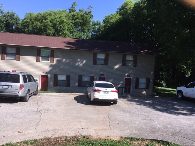 Building Photo - 1411 Forest Ave