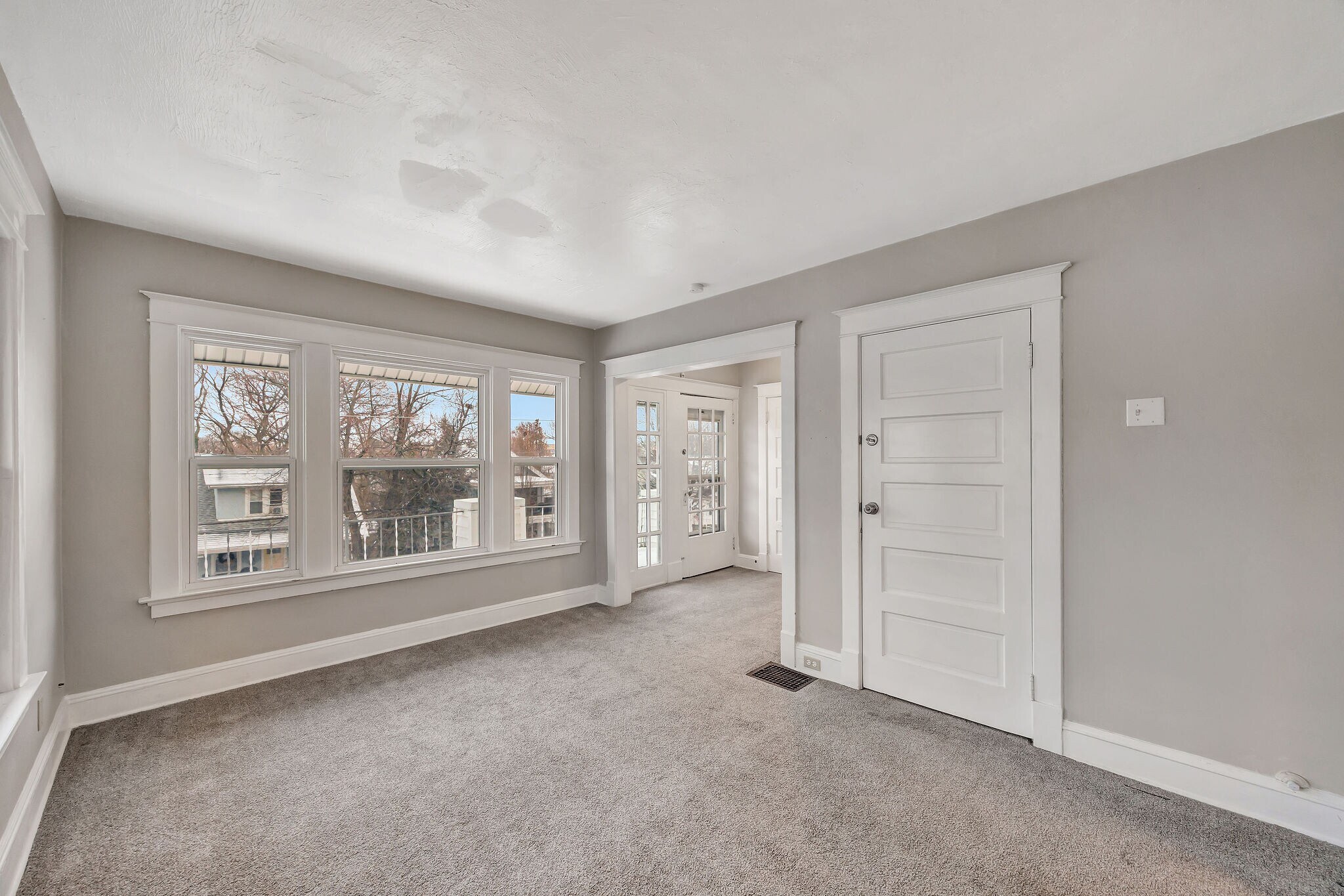 Building Photo - 2243 Hannaford Ave