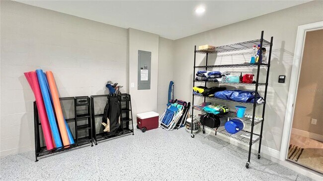 Building Photo - 6980 SW 179th Ave Rd