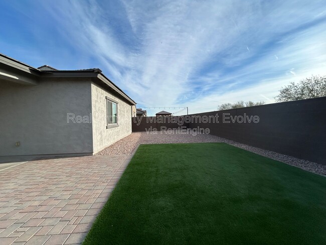 Building Photo - 17655 W Pueblo Ave