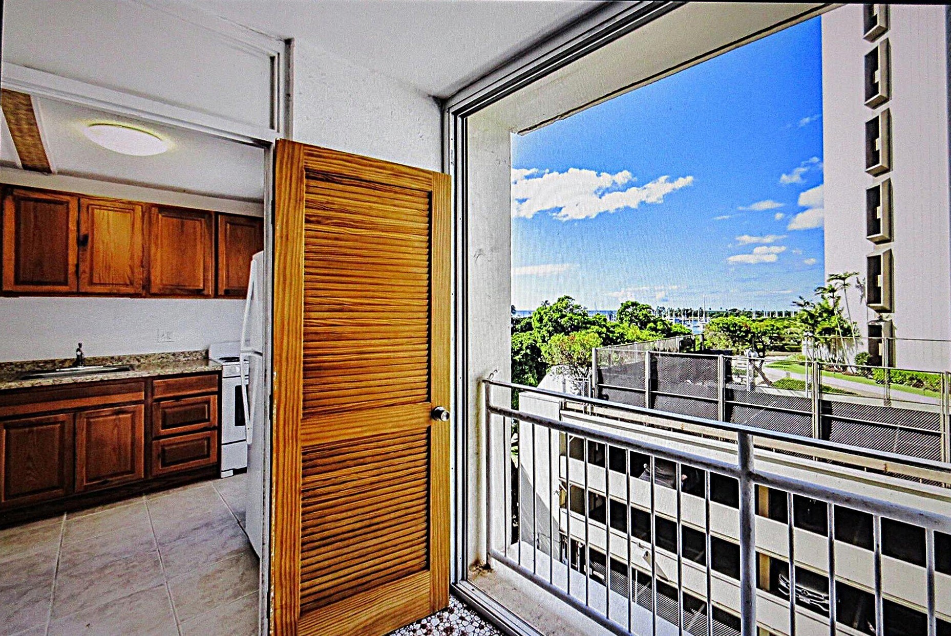 Building Photo - 419A Atkinson Dr