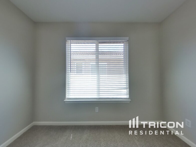 Building Photo - 10246 Canadeo Cir