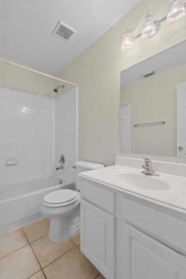 Building Photo - 142 W Burberry Cir