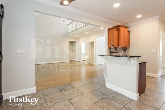 Building Photo - 7131 Greystone Village Ct