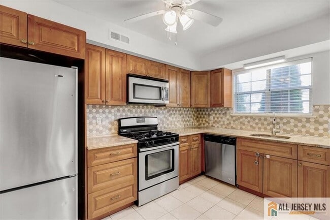 Building Photo - 715 Darlington Dr
