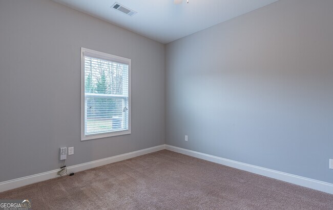 Building Photo - 1280 Binghampton Cir