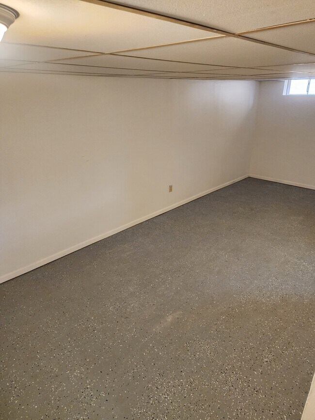 Building Photo - 1864 Murphy Woods Rd