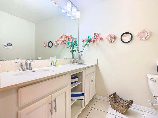 Building Photo - 4784 Clock Tower Dr