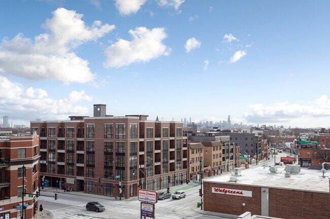 Building Photo - 2505 W Farragut Ave