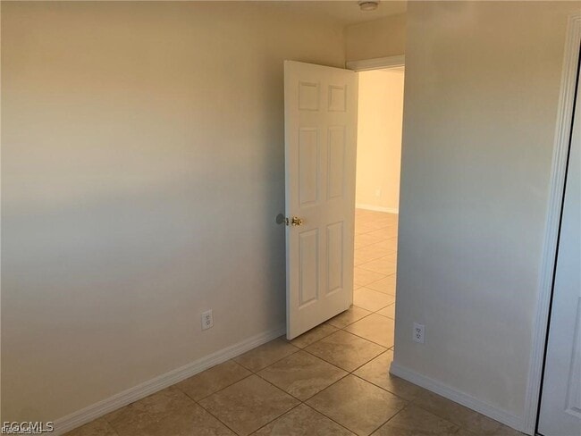 Building Photo - 1908 Haviland Ave S