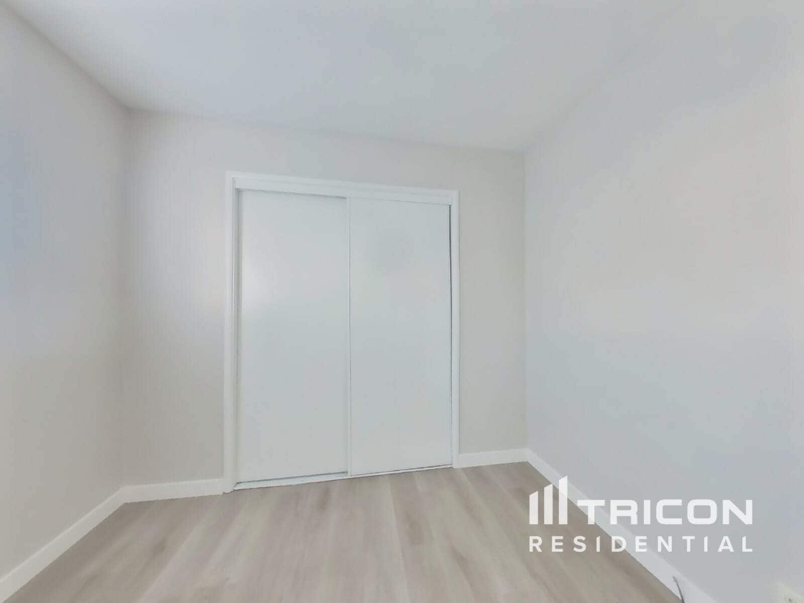 Building Photo - 372 Hopkins Dr