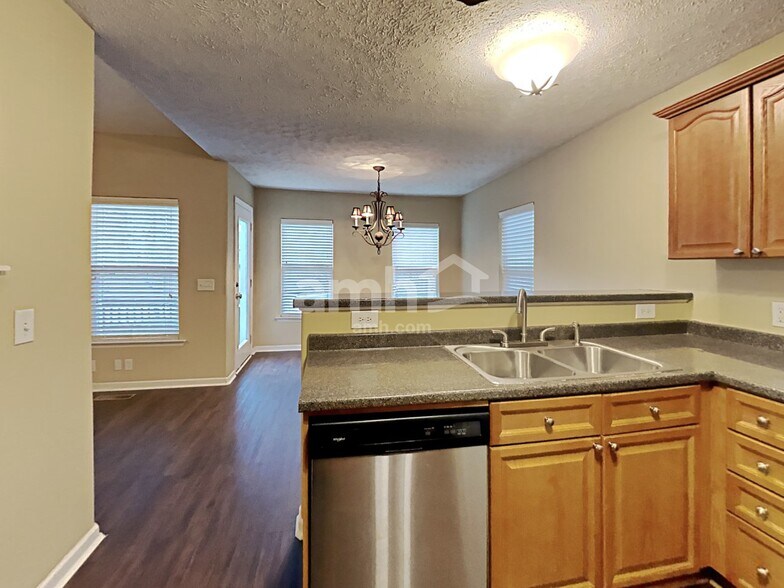 Building Photo - 1642 Zurich Dr