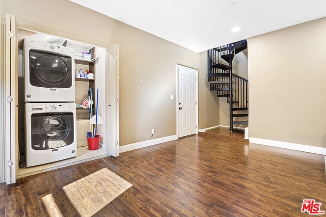 Building Photo - 4182 Irving Pl