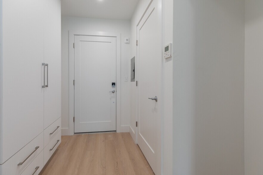 Building Photo - 1127 Harrison Ave