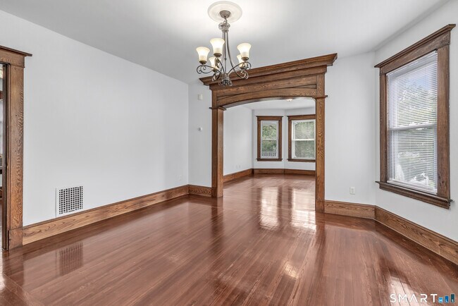 Building Photo - 66 Brownell St