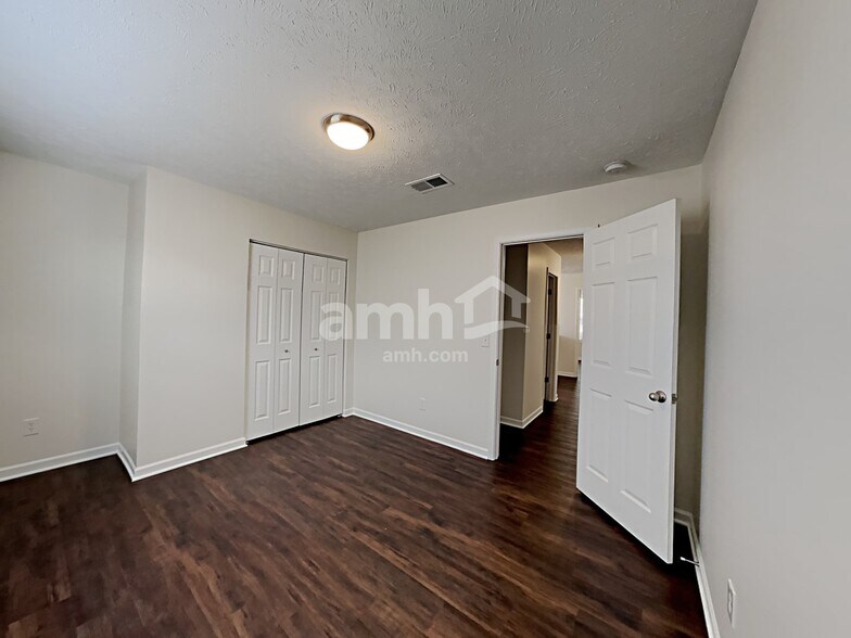 Building Photo - 3409 Boxelder Wy