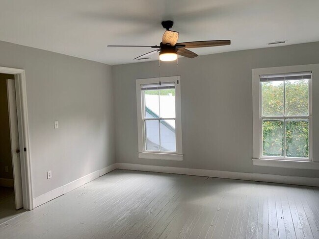 Building Photo - 3963 Oakleys Ln