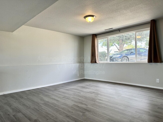 Building Photo - 907 W Madison St