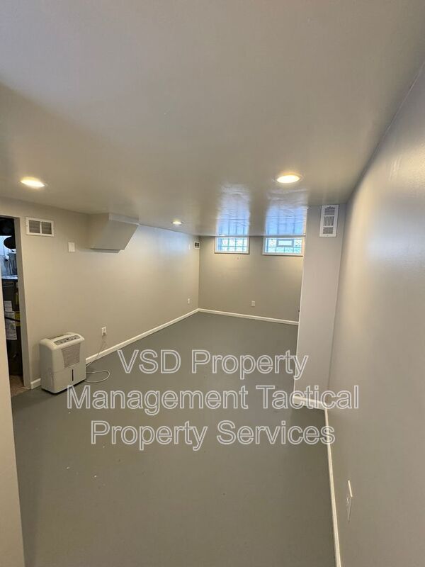 Building Photo - 12930 Havana Rd